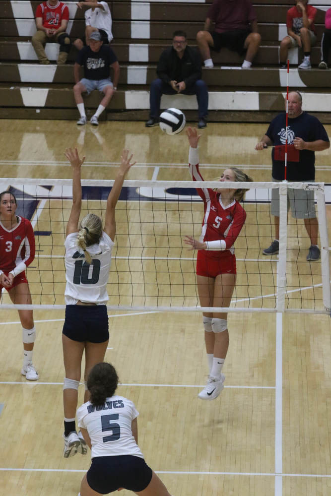 Gallery: Girls volleyball - Crown Point at Michigan City